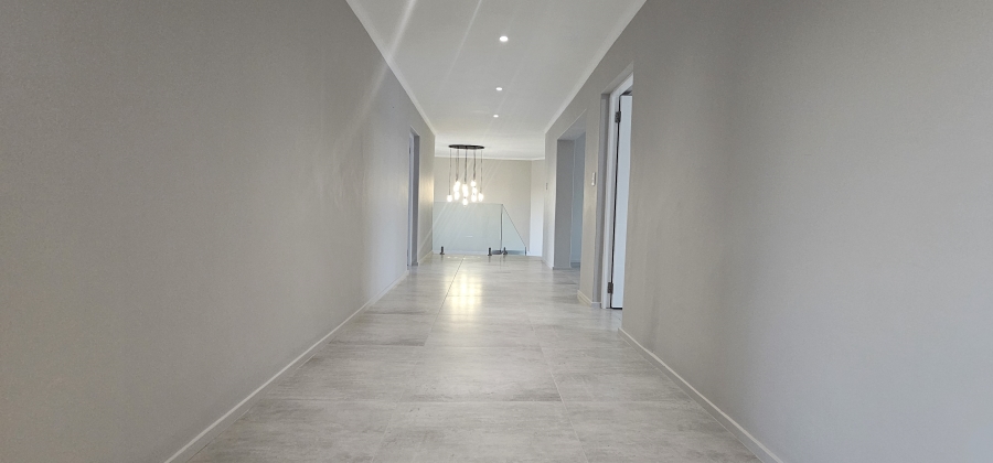 5 Bedroom Property for Sale in Myburgh Park Western Cape